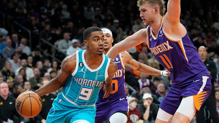 Suns win 4th straight, roll past Hornets 128-97