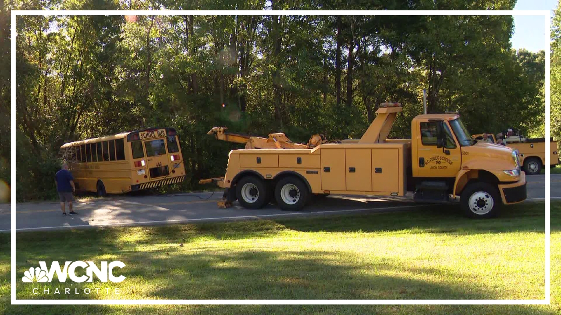 4 hurt when school bus runs off road in Union County | wcnc.com