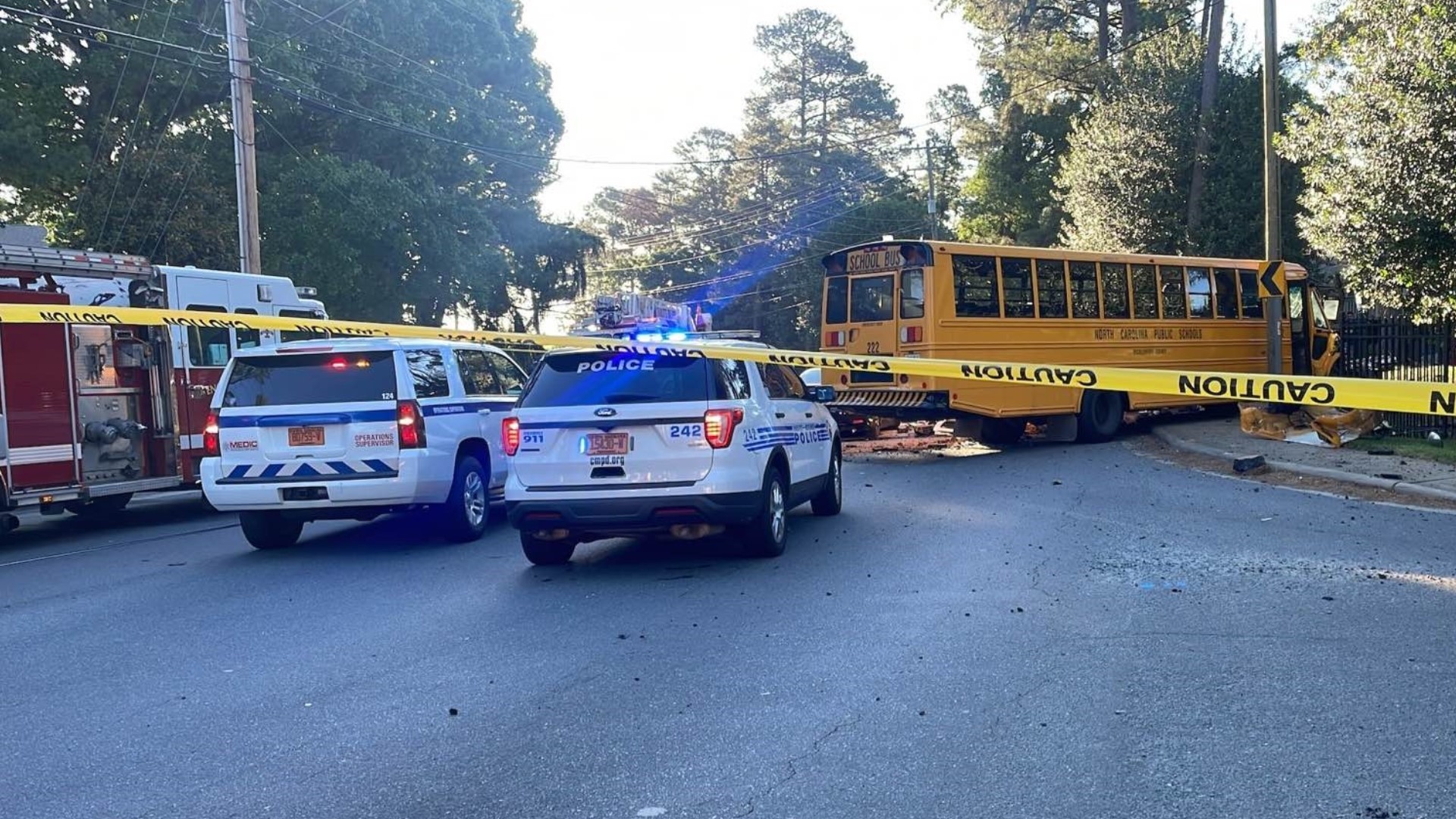 Charlotte School Bus Crash: 16 Hurt In Head-on Collision | Wcnc.com