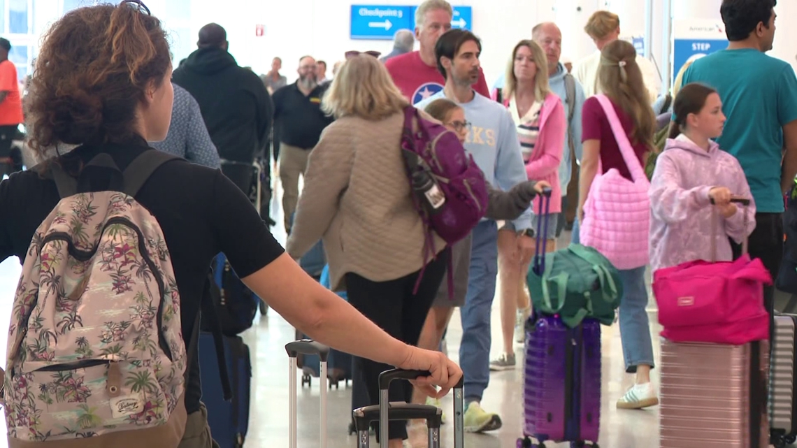 Shutdown Forces Control Tower Closure, Causes Delays