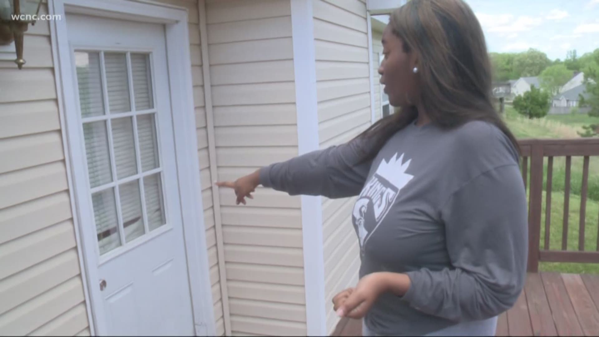 19-year-old Carlesha Roberts said she was home alone when she heard the suspects talking outside; the next thing she knew, they were at the door.