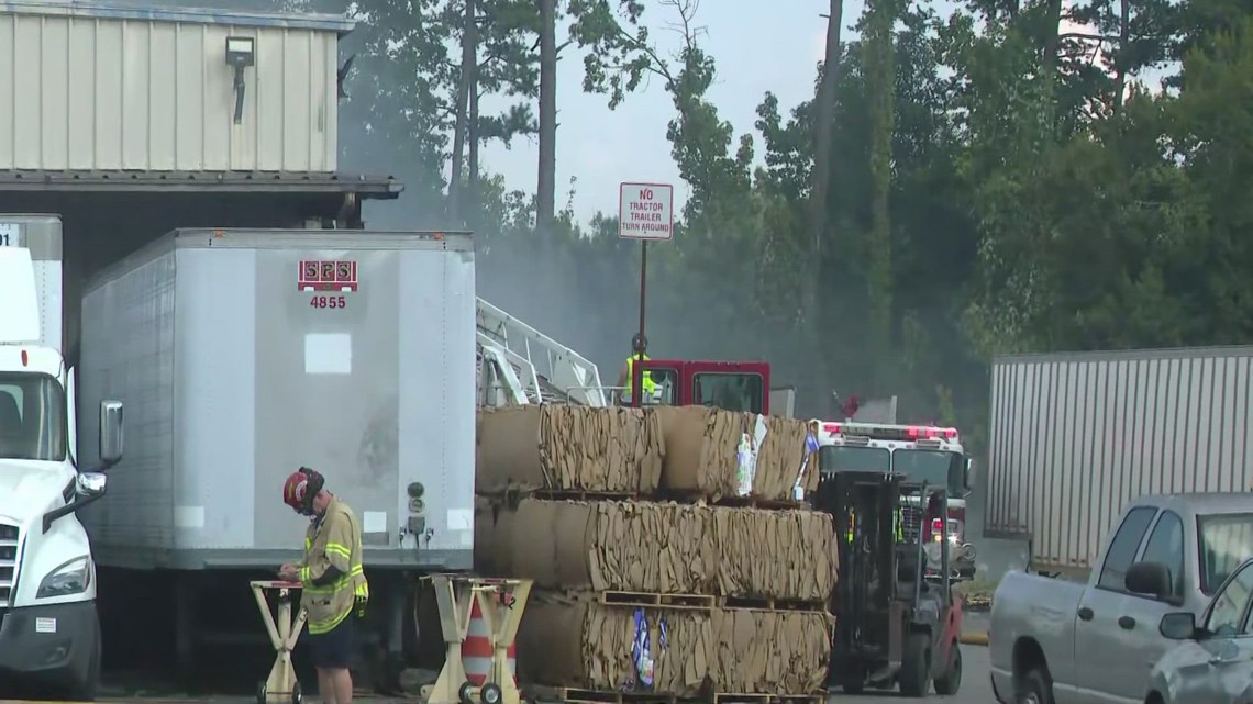 2-alarm-fire-southwest-charlotte-wcnc