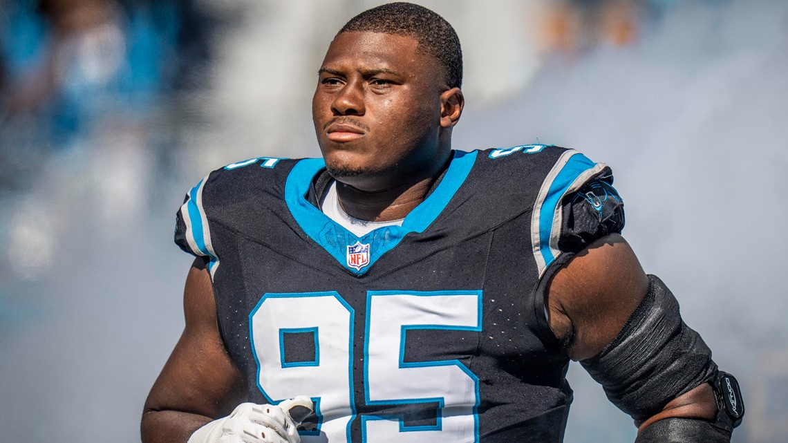 Panthers extend defensive tackle Derrick Brown