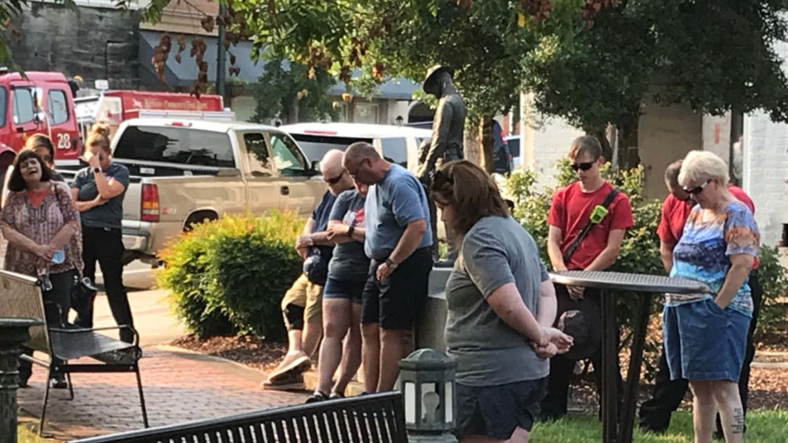 Prayer vigil held for first responders in Albemarle - Vimarsana News