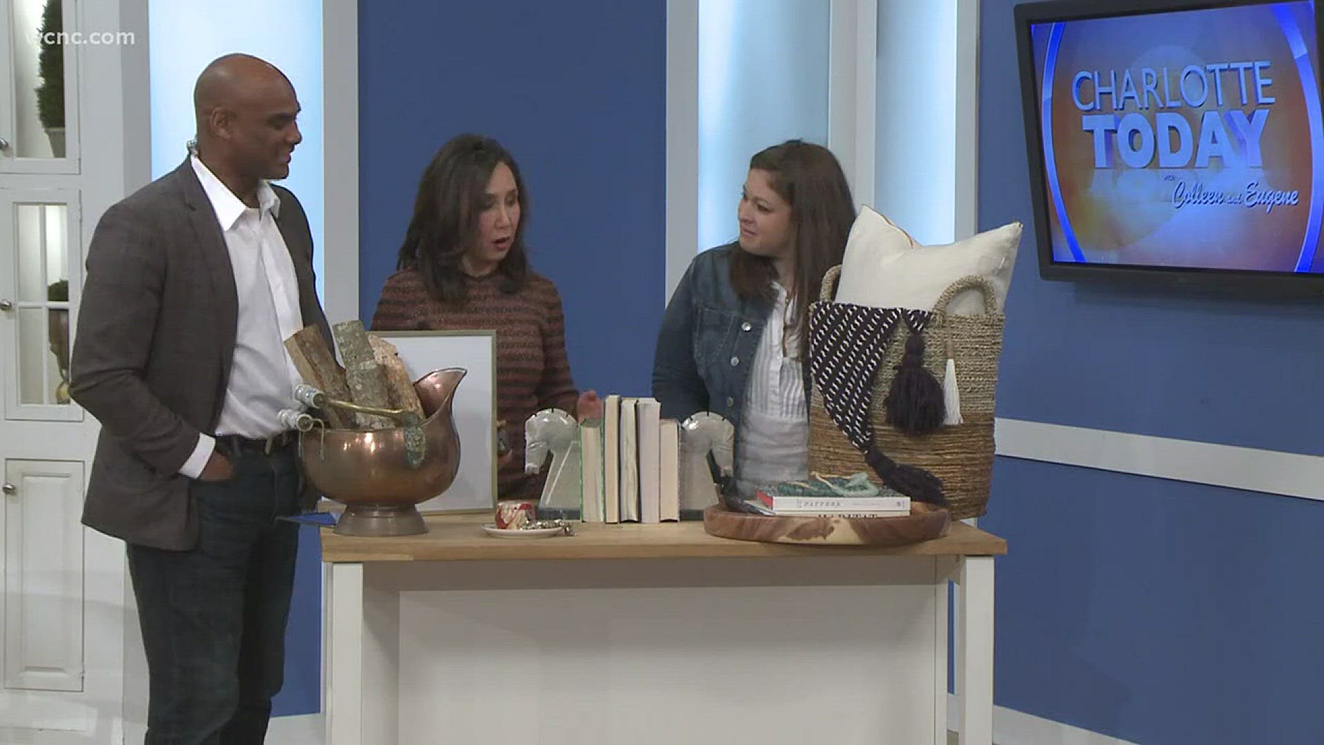 Blogger and designer Kacie Johnson show you how you can decorate a space in 10 minutes or less.
