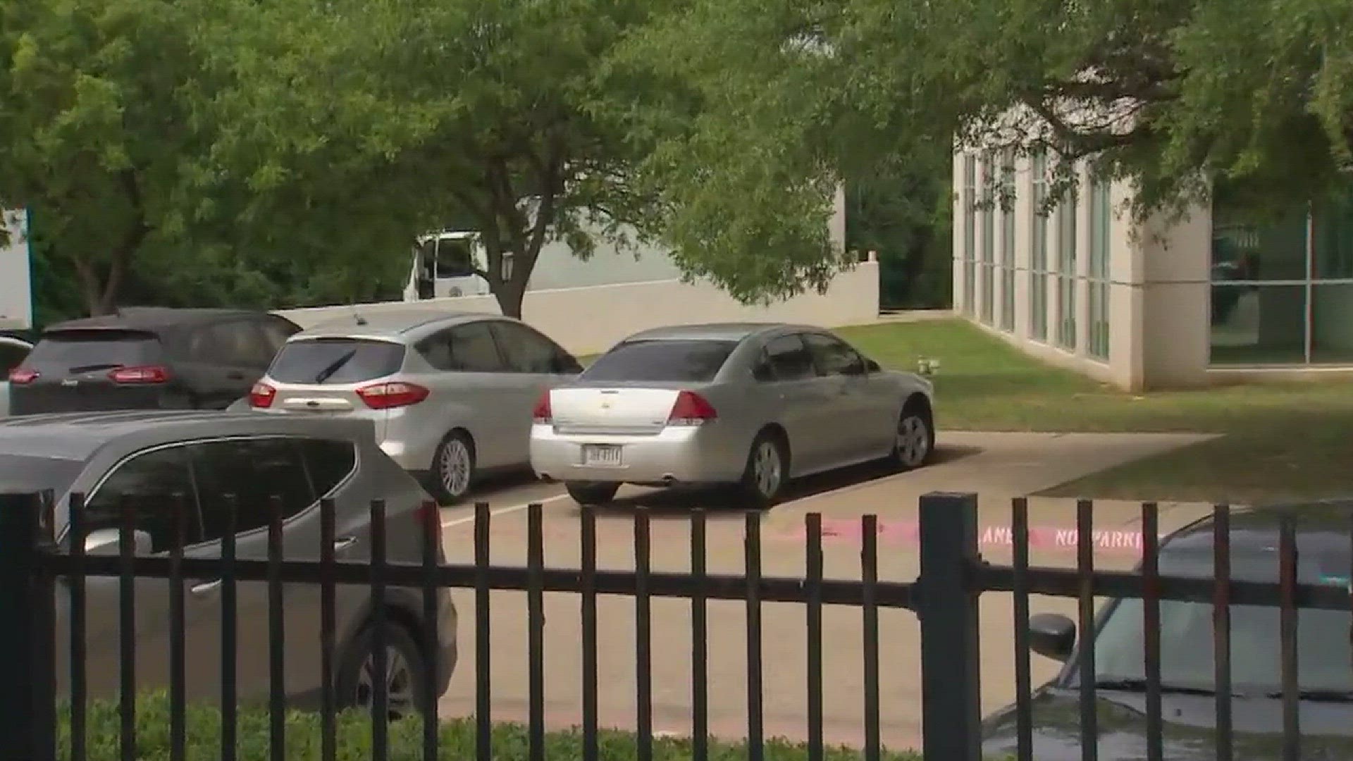 IRS raids Benny Hinn's office in Grapevine
