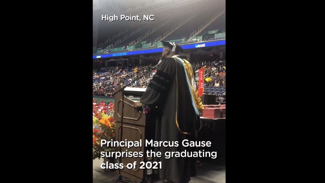 Principal sings 'I Will Always Love You' at graduation - Vimarsana News