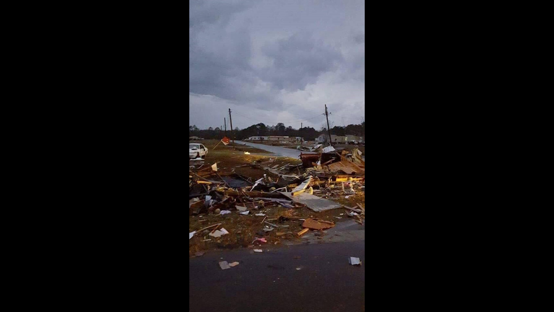 Seven killed, 5 missing in tornado in Adel, GA
