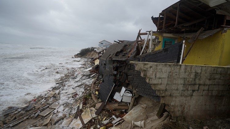 Florida homes collapse into ocean as Nicole slams coast