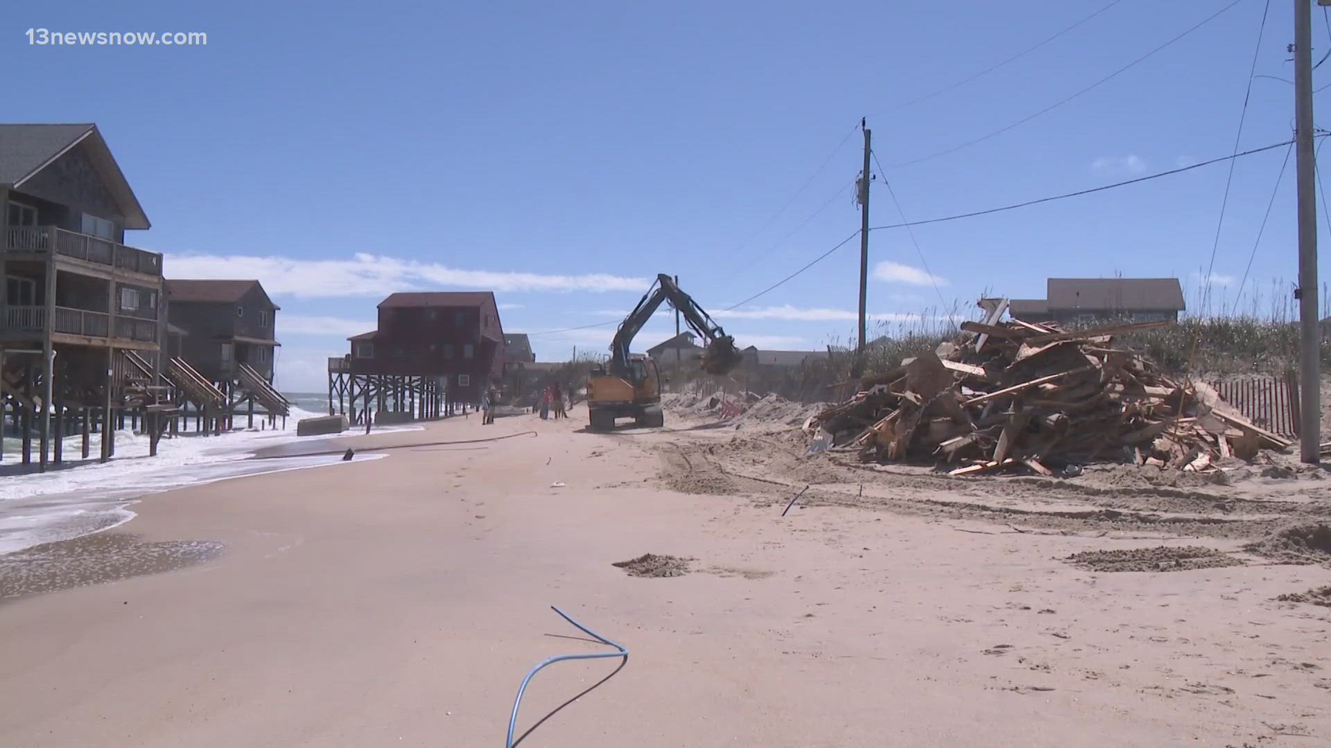 Two beach houses collapse in one day in Rodanthe.