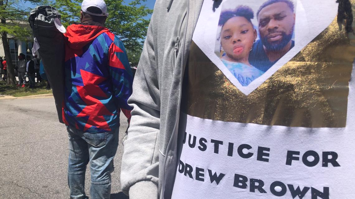 FBI opens civil rights investigation into fatal deputy shooting of Andrew Brown Jr.