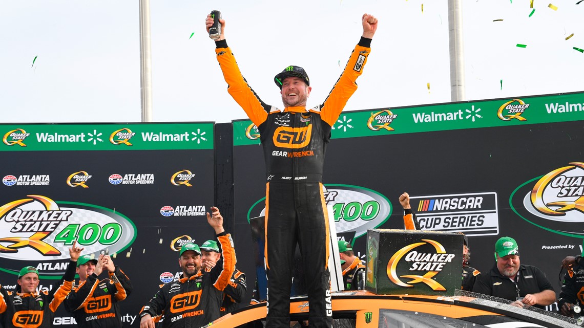 Kurt Busch holds off brother Kyle at Atlanta Motor Speedway | wcnc.com